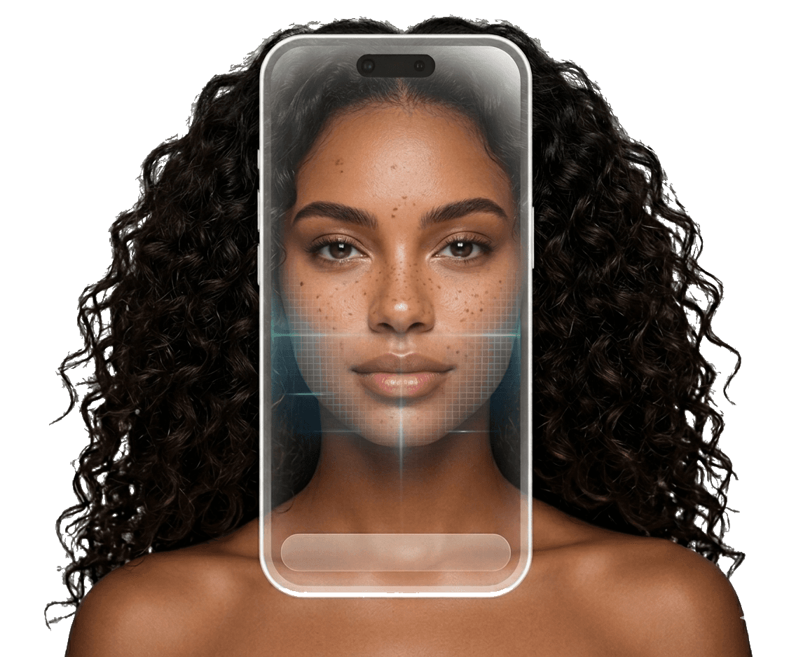 Analyse du visage par l'IA Gloa : une femme métissée, scan facial affiché sur un téléphone.